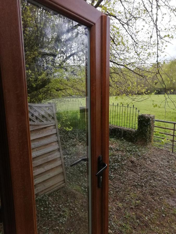 Отель Durham Donkey Rescue Shepherd'S Hut Экстерьер фото